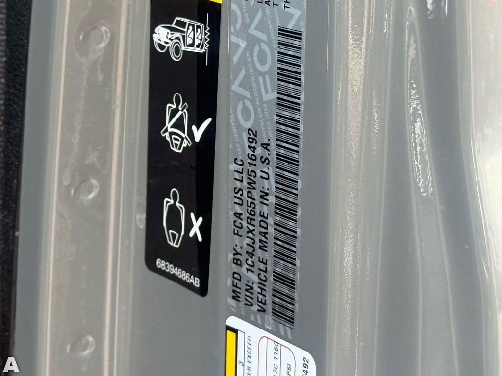 Certified 2023 Jeep Wrangler Unlimited Rubicon 4xe image 33