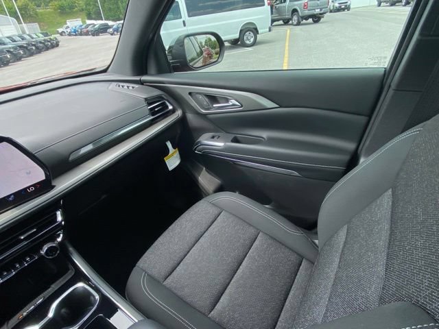 Used 2026 Chevrolet Traverse LT w/ Driver Confidence Package AWD/4WD image 26