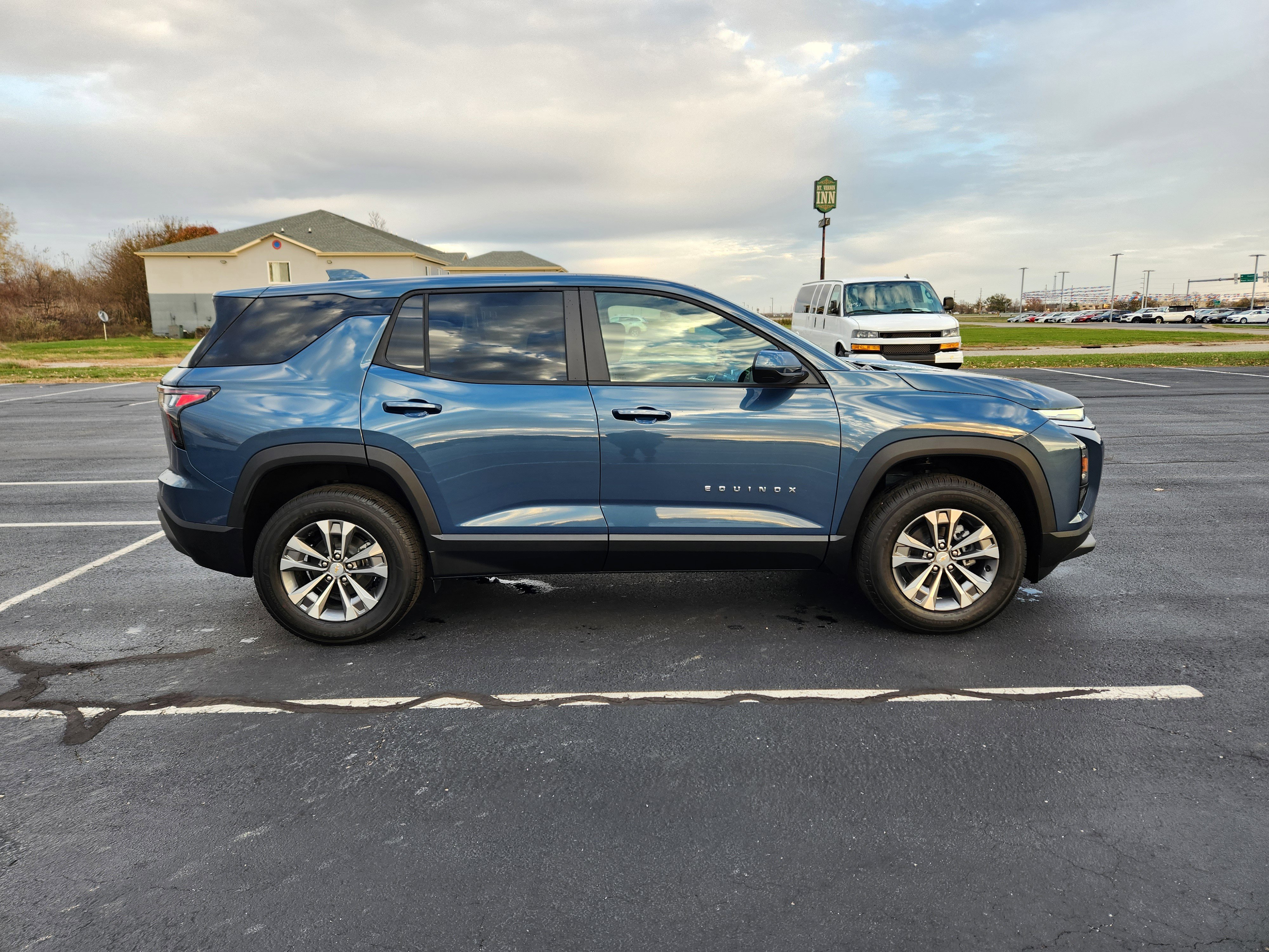 New 2026 Chevrolet Equinox LT image 5