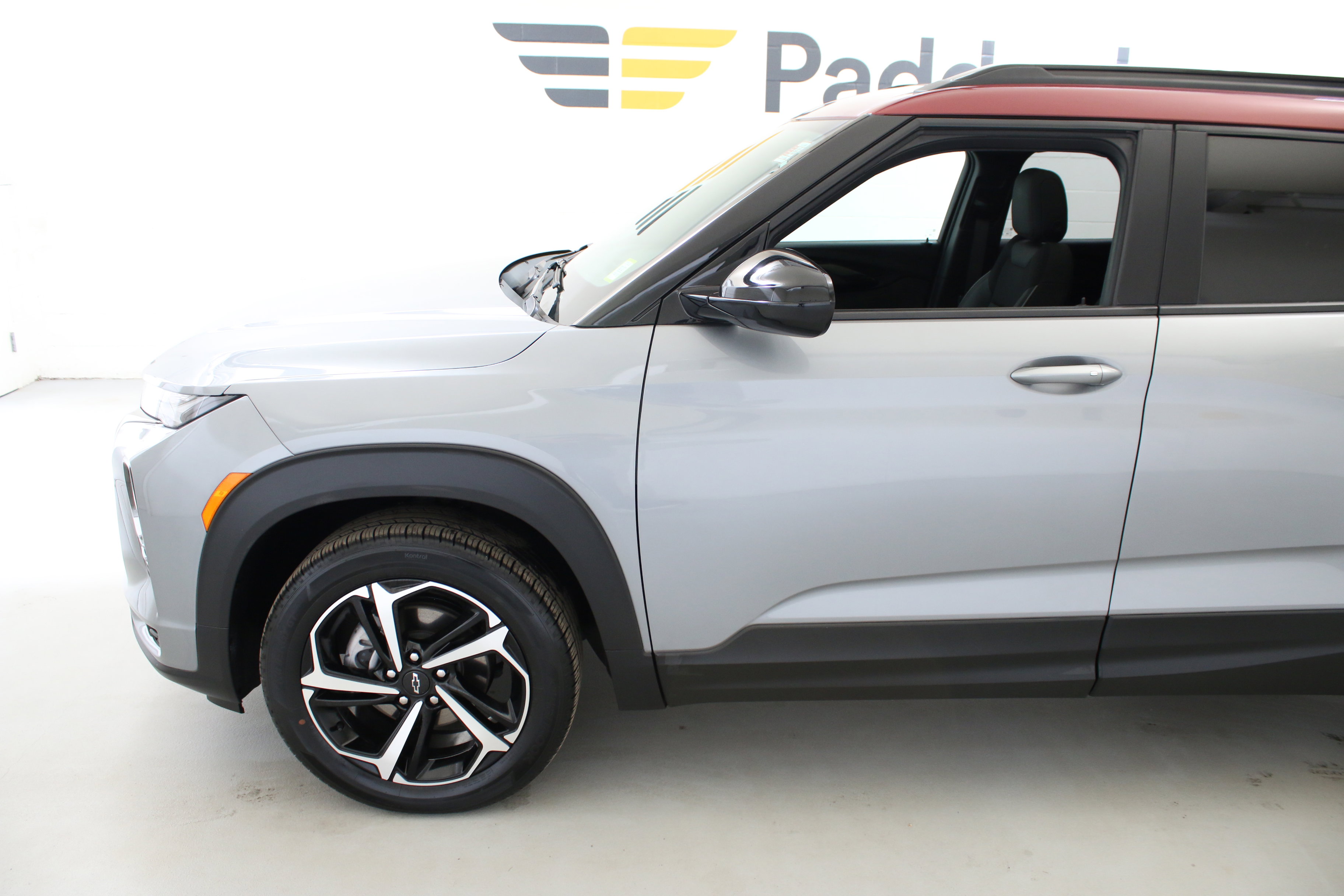 Used 2023 Chevrolet TrailBlazer RS w/ Sun and Liftgate Package image 5