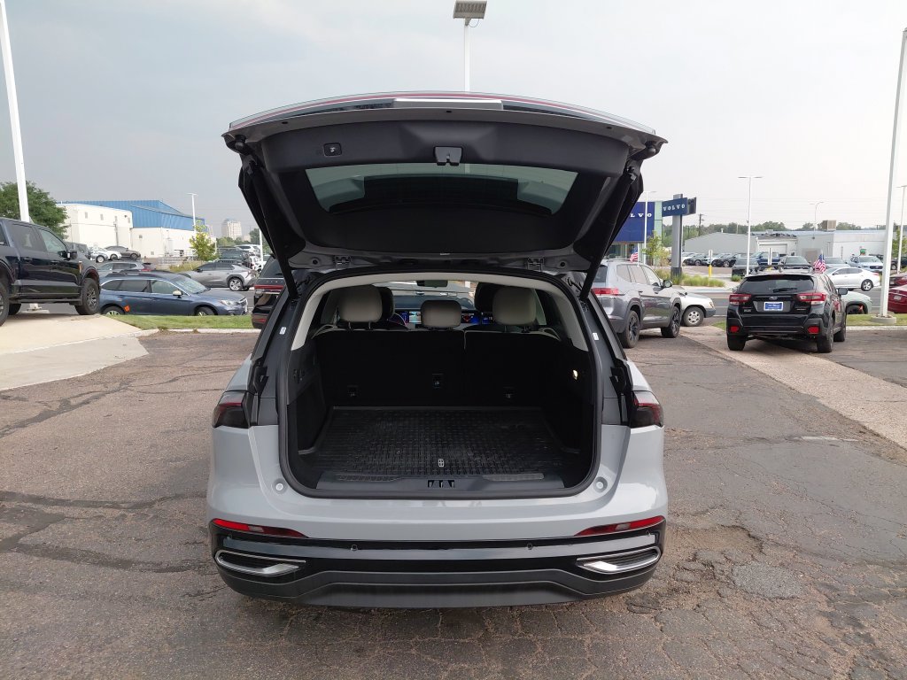 New 2026 Lincoln Nautilus Premier w/ Equipment Group 102A AWD/4WD image 29