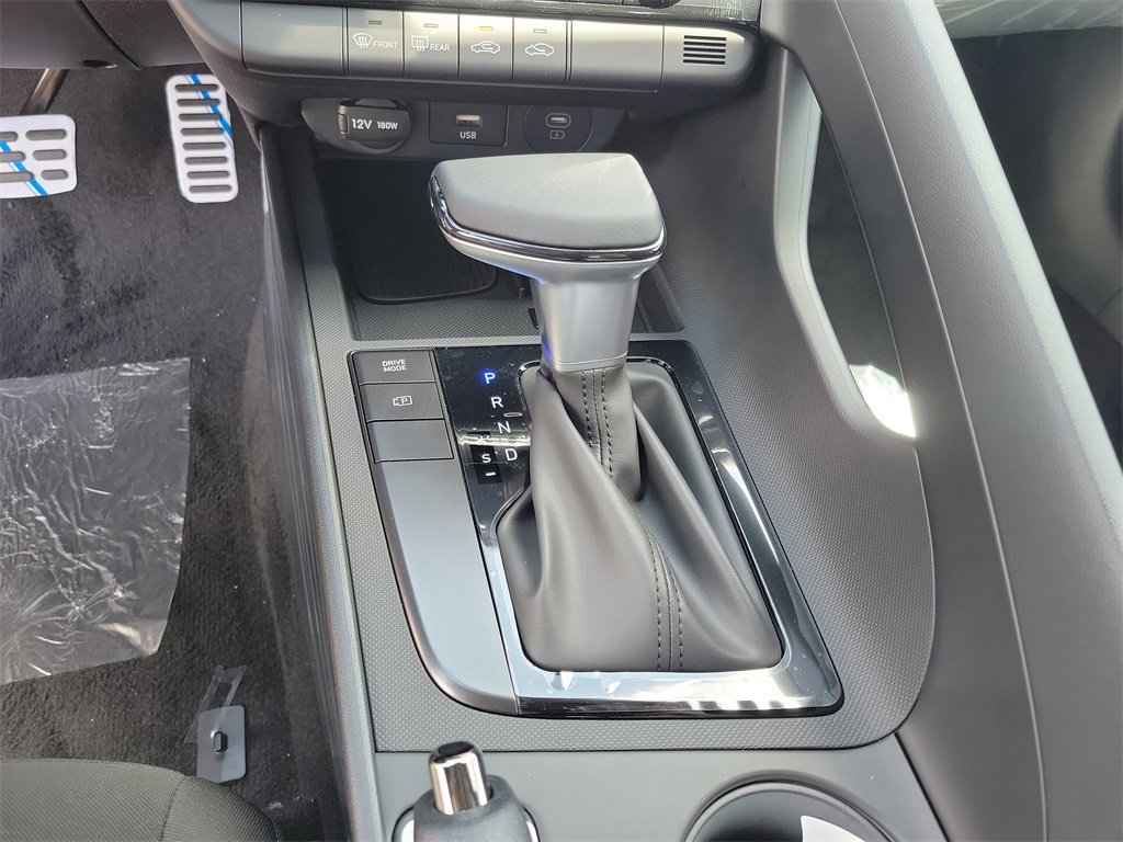 Used 2025 Hyundai Elantra Sport image 25