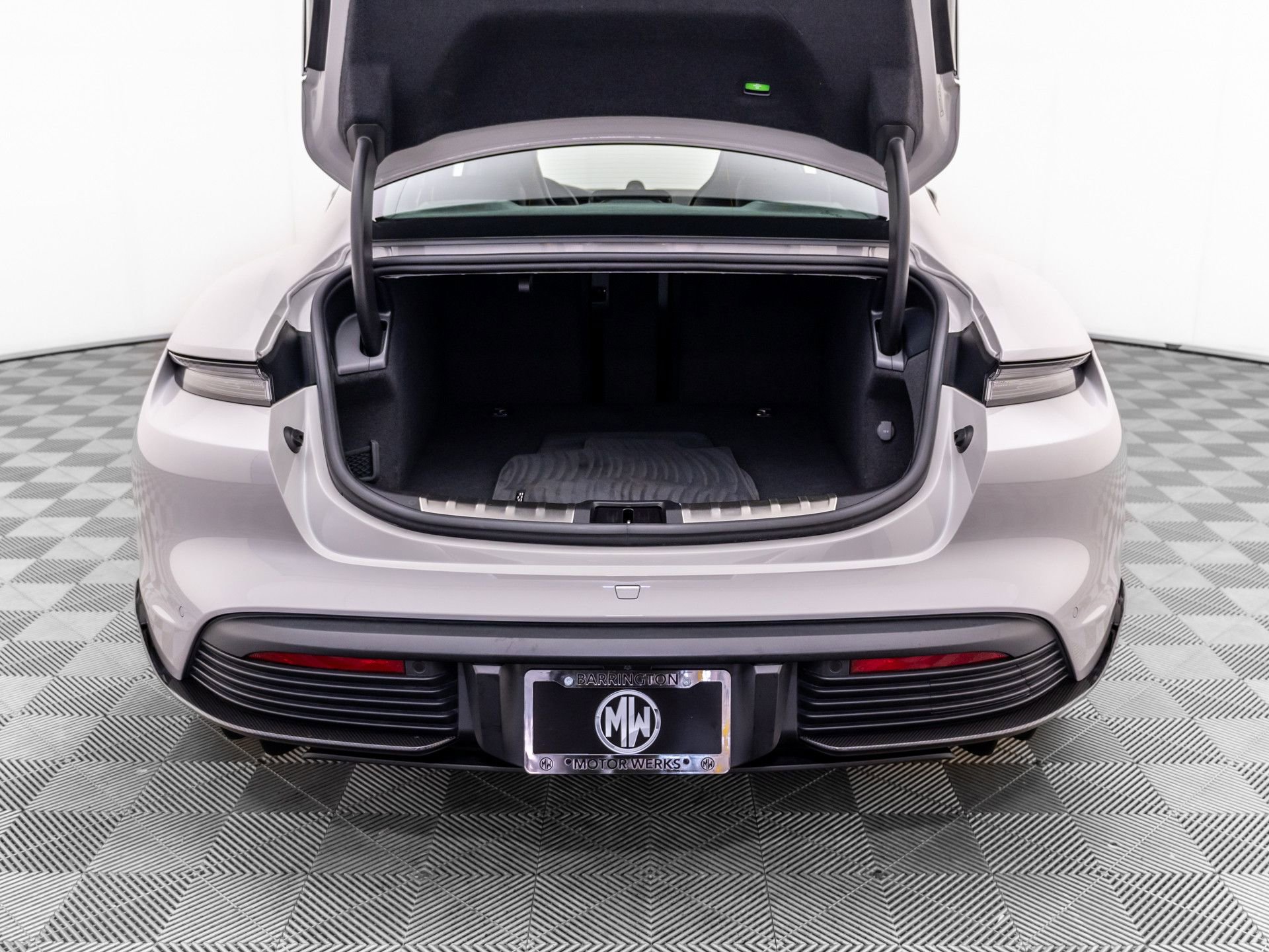 Used 2022 Porsche Taycan Turbo S AWD/4WD image 33