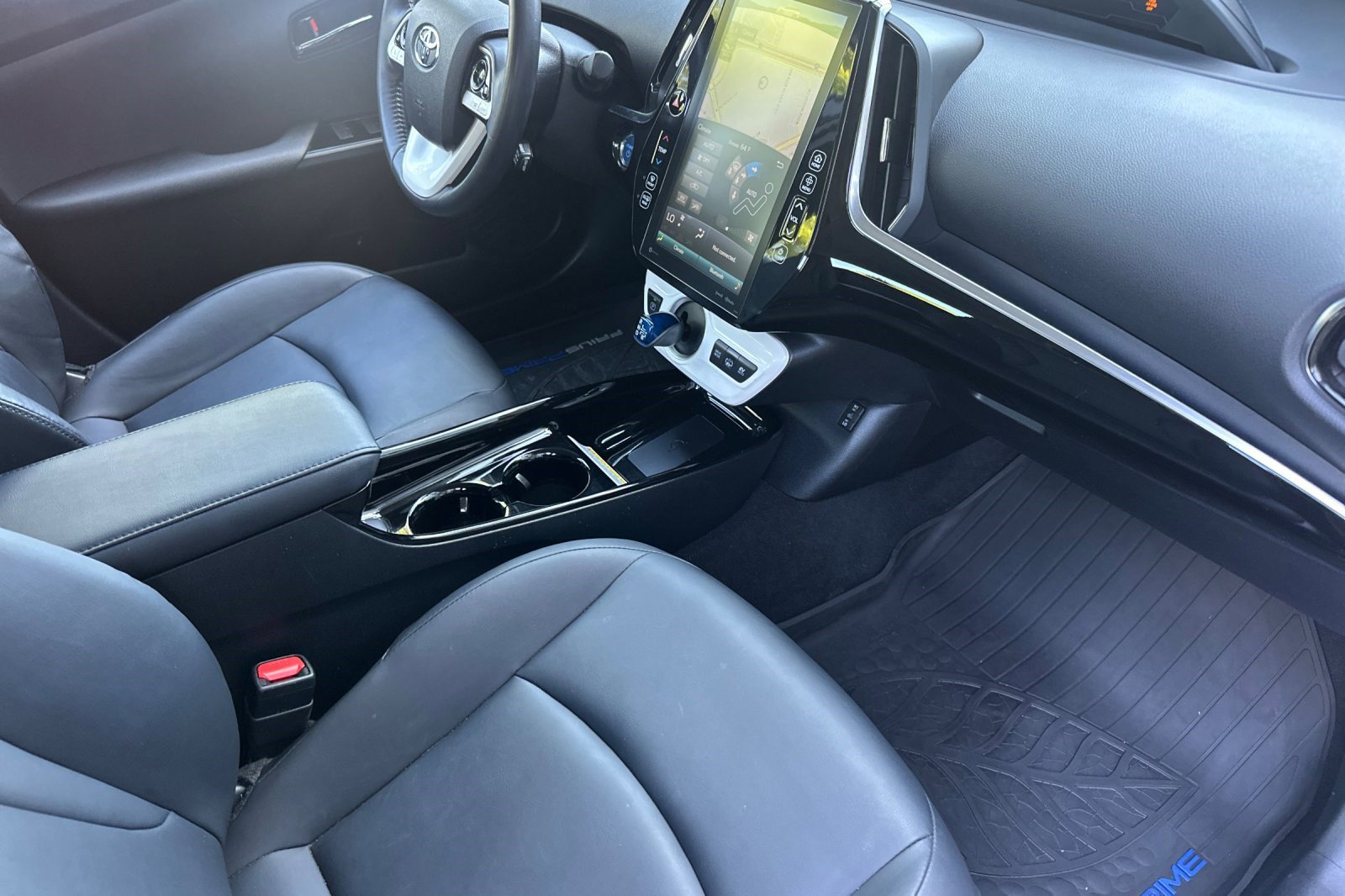 Used 2019 Toyota Prius Prime Premium image 19