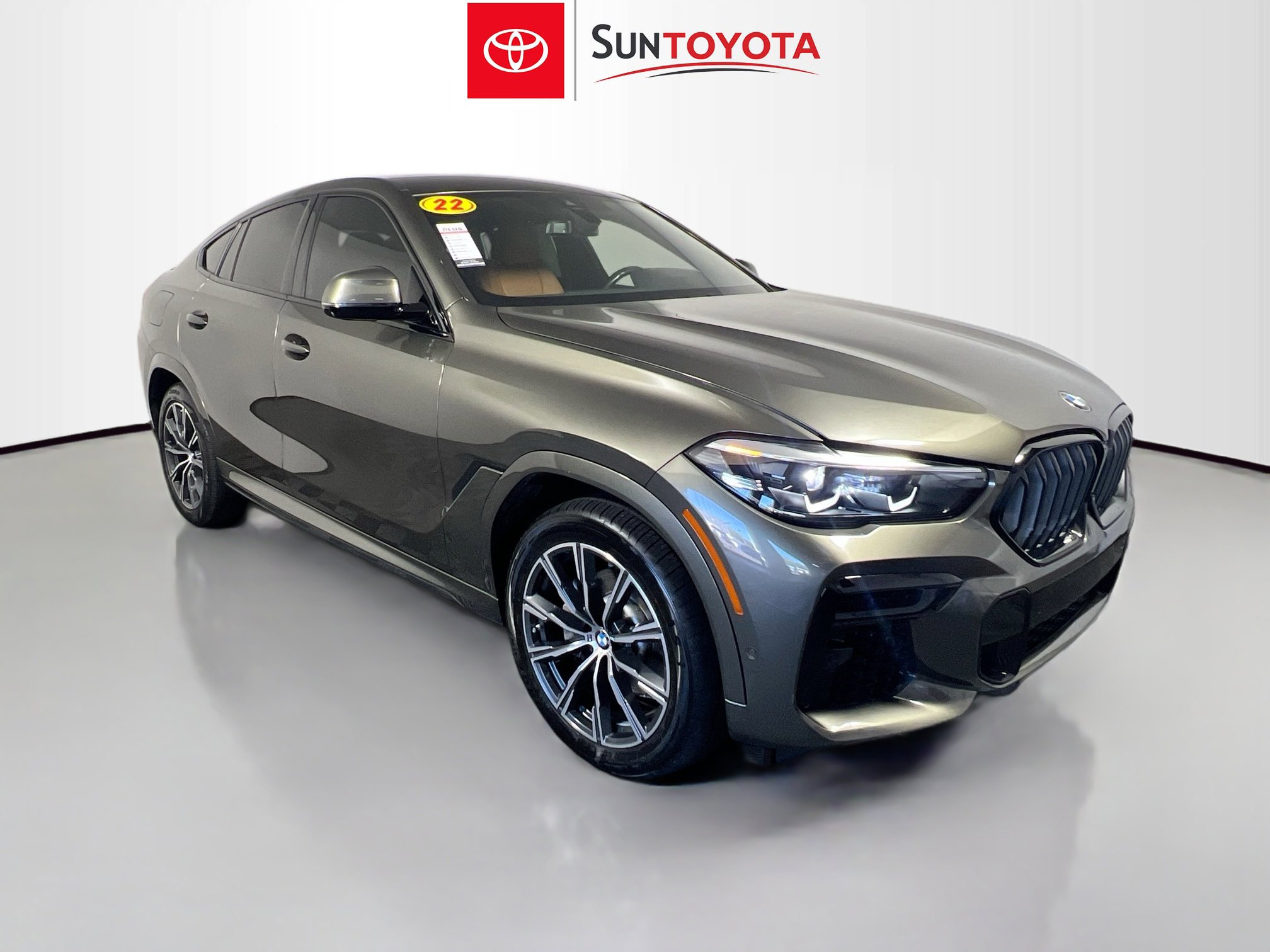 Used 2022 BMW X6 xDrive40i w/ M Sport Package AWD/4WD image 1