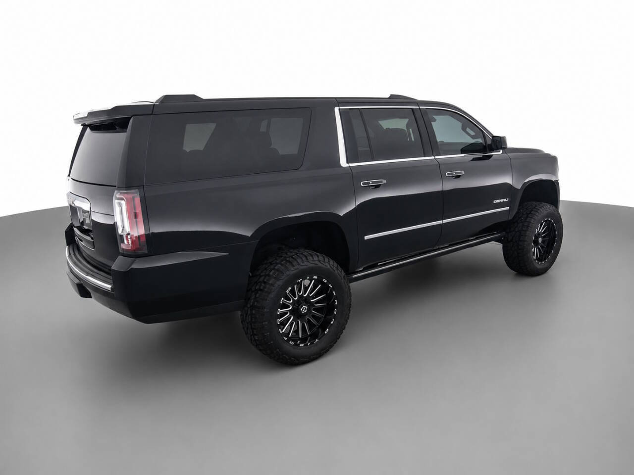 Used 2017 GMC Yukon XL Denali w/ Open Road Package AWD/4WD image 5