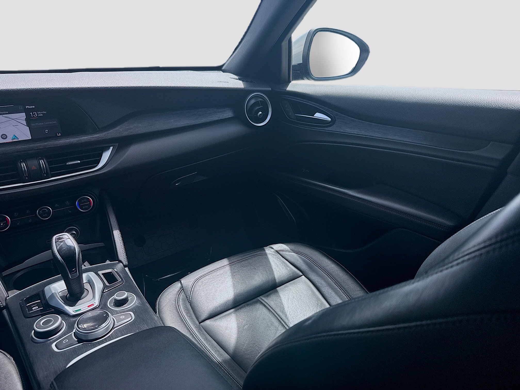 Used 2023 Alfa Romeo Stelvio Sprint RWD image 19