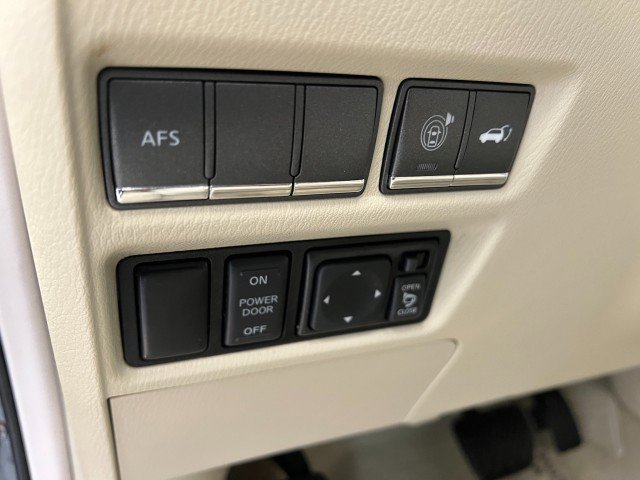 Used 2011 INFINITI QX56 4WD w/ Deluxe Touring Pkg image 31