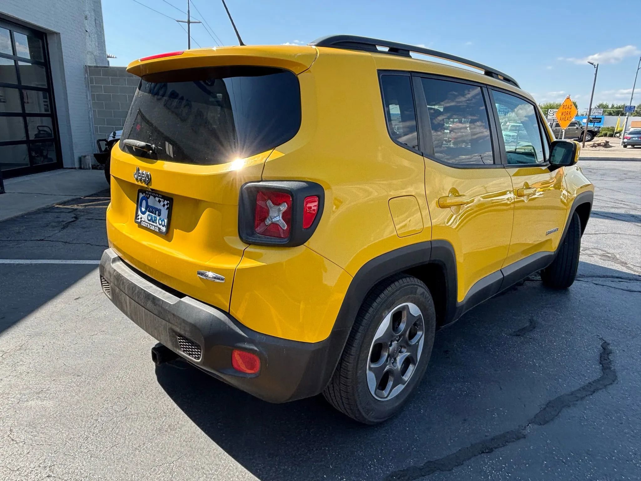 Used 2015 Jeep Renegade Latitude image 4