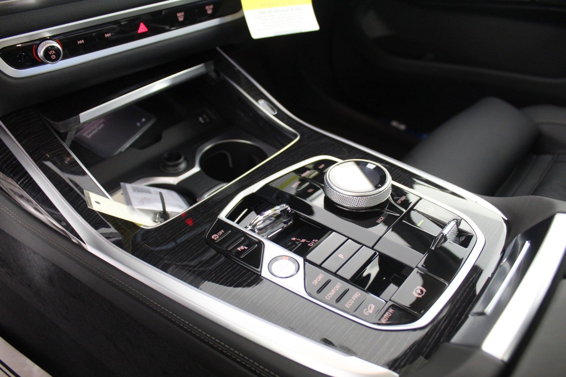 New 2026 BMW X7 M60i image 16