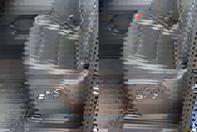 Used 2021 GMC Yukon Denali w/ Denali Premium Package image 16