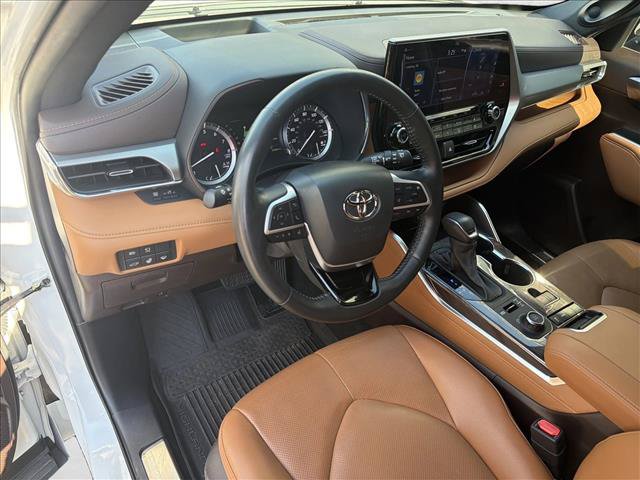 Used 2022 Toyota Highlander Platinum AWD/4WD image 13