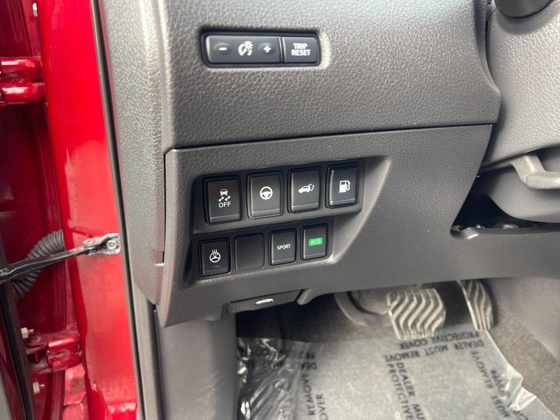 Used 2019 Nissan Rogue SV w/ Premium Package FWD image 21