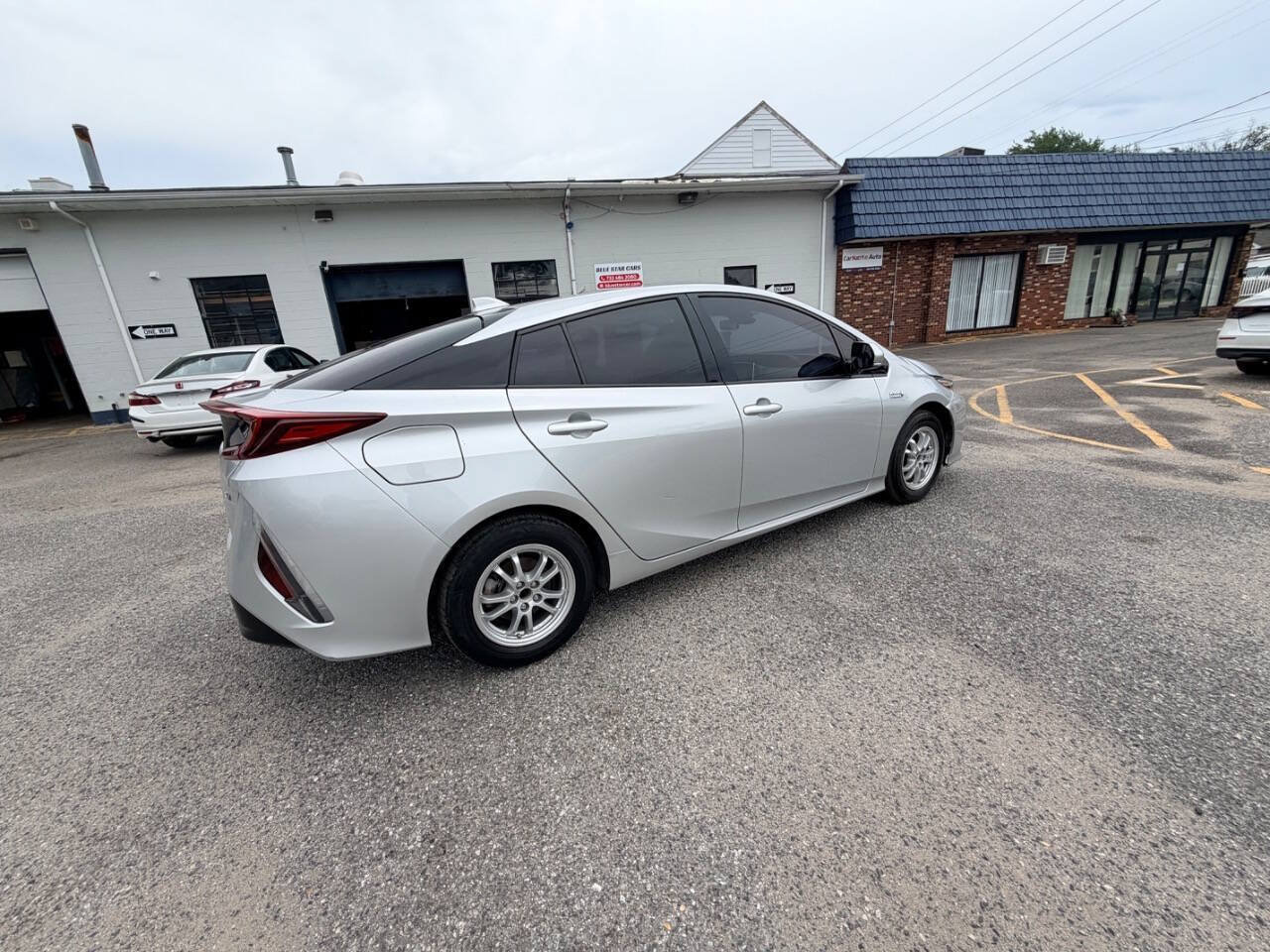 Used 2020 Toyota Prius Prime XLE FWD image 23