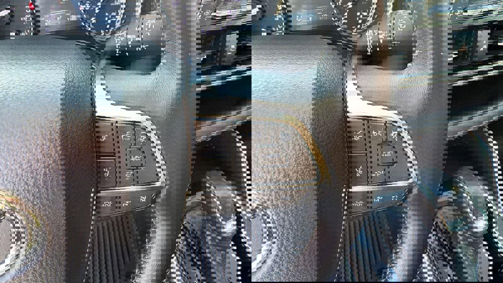 Used 2020 Toyota Highlander XLE image 27