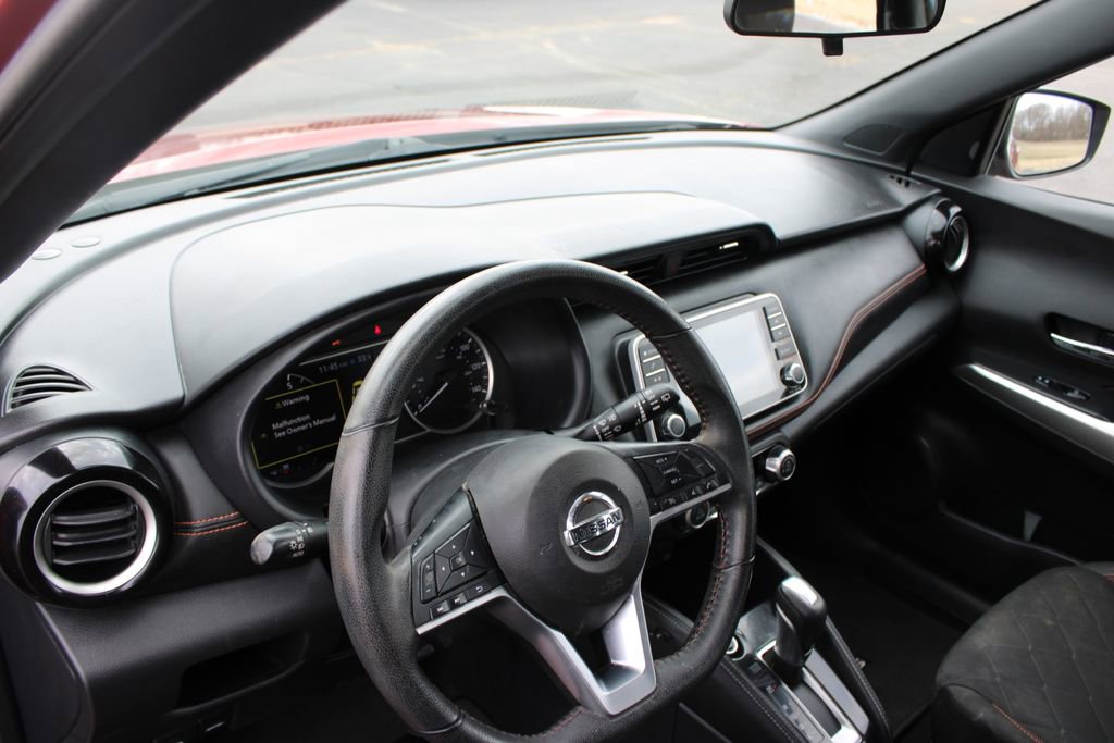 Used 2020 Nissan Kicks SR image 19