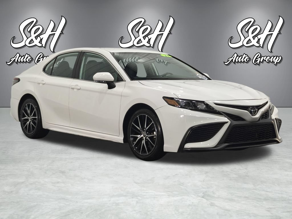 Used 2023 Toyota Camry SE FWD image 2