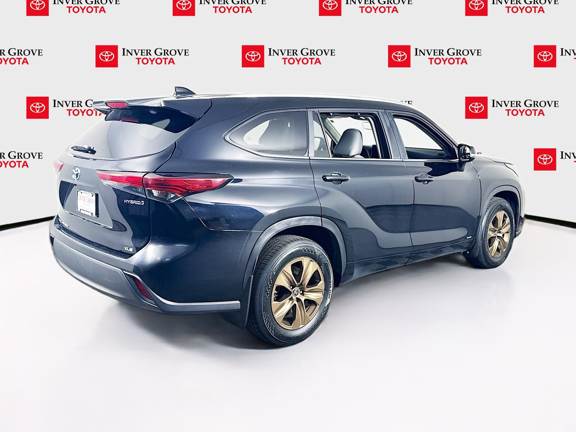 Used 2023 Toyota Highlander Bronze Edition AWD/4WD image 5