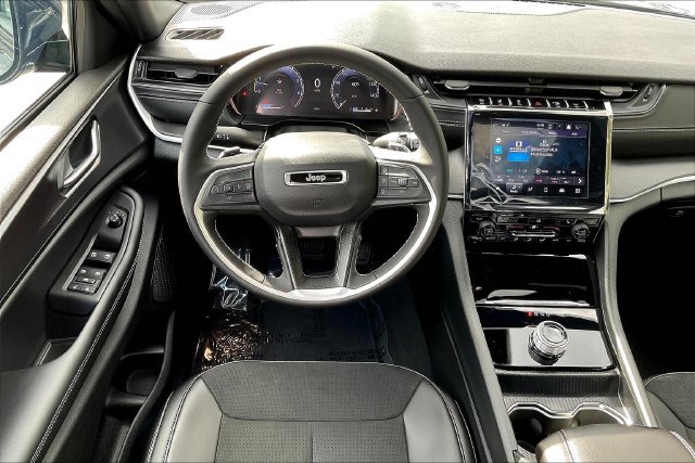 New 2025 Jeep Grand Cherokee L Altitude AWD/4WD image 16