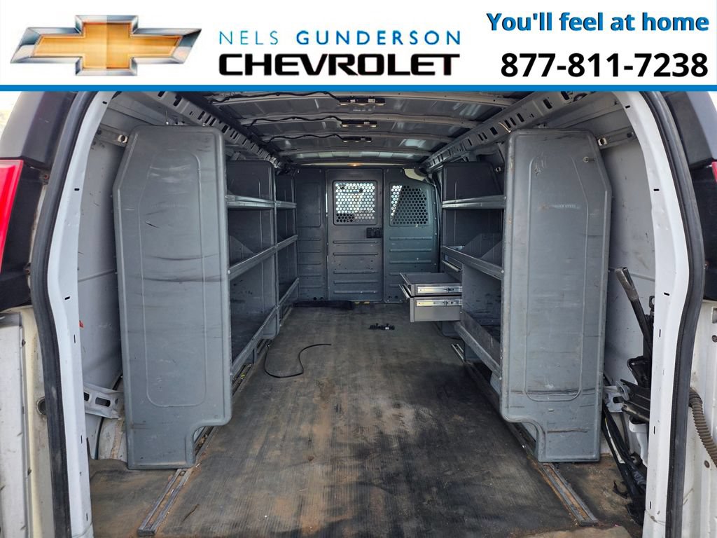 Used 2017 Chevrolet Express 3500 Extended RWD image 12