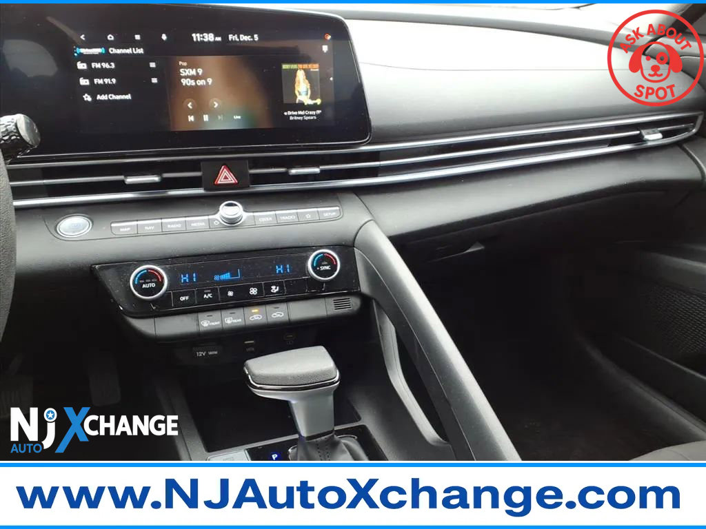 Used 2024 Hyundai Elantra SEL image 35