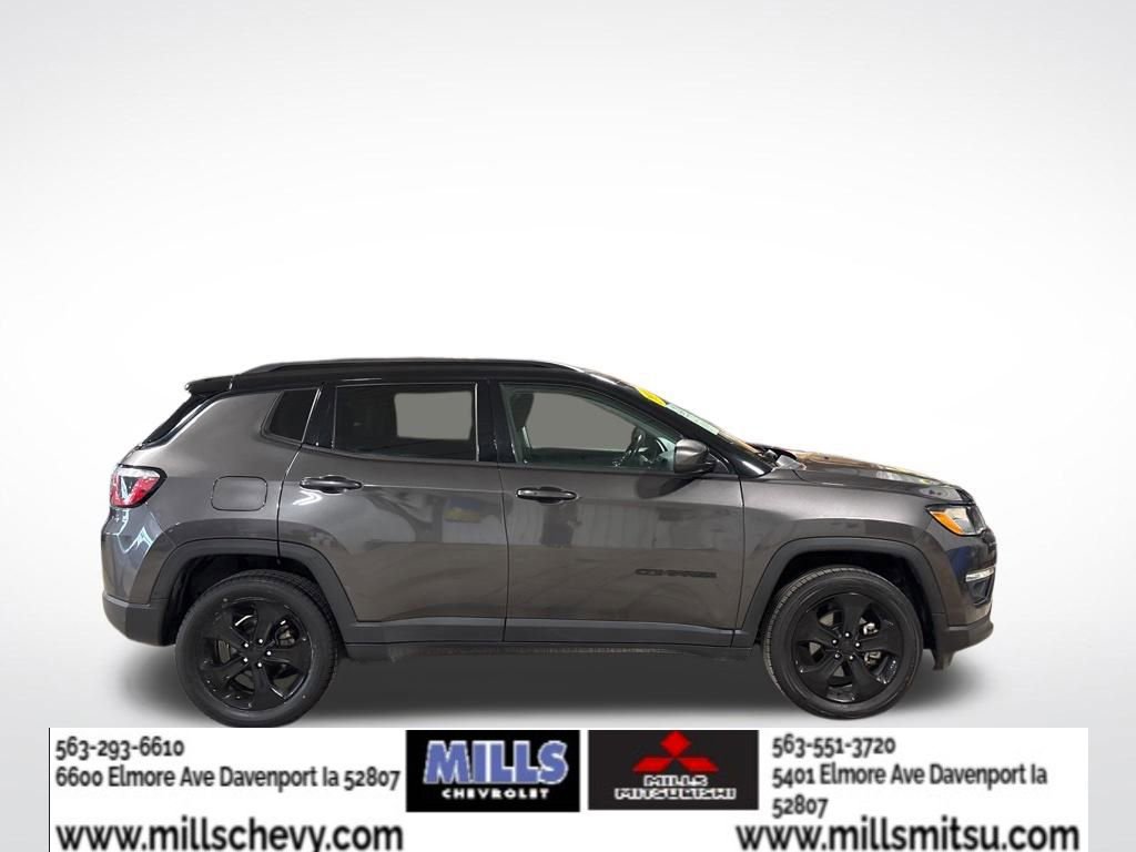 Used 2018 Jeep Compass Latitude w/ Popular Equipment Group AWD/4WD image 4