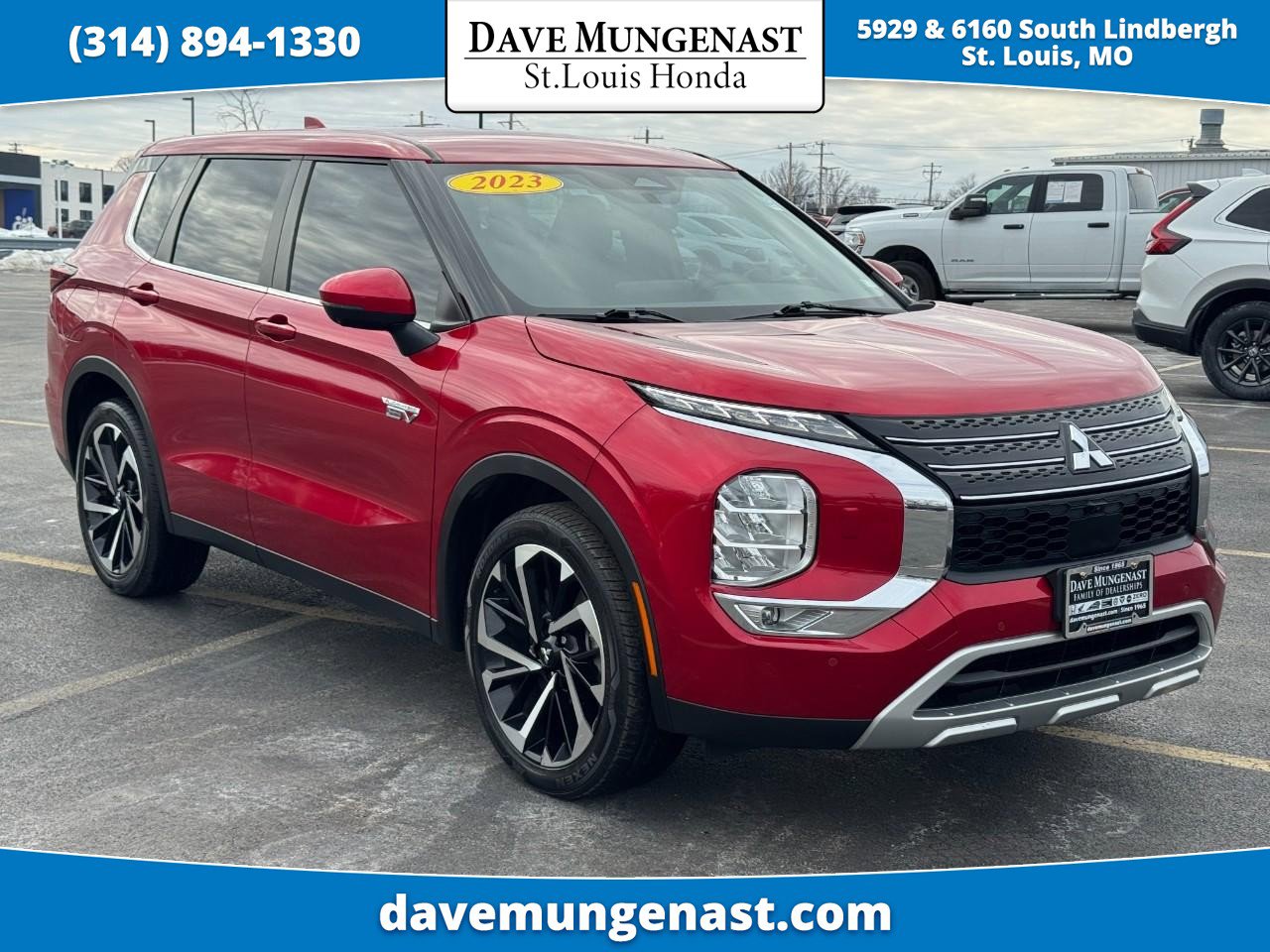 Used 2023 Mitsubishi Outlander SE image 1