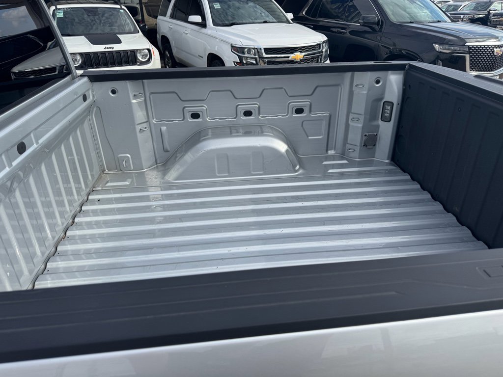 Used 2022 Chevrolet Silverado 1500 LT image 11