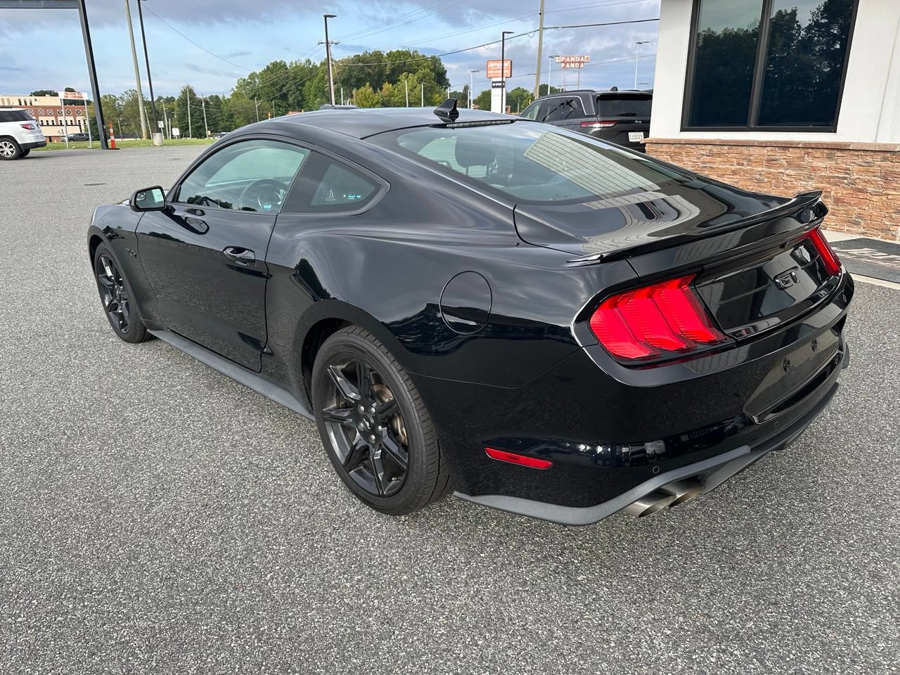 Used 2020 Ford Mustang GT w/ Equipment Group 301A RWD image 5