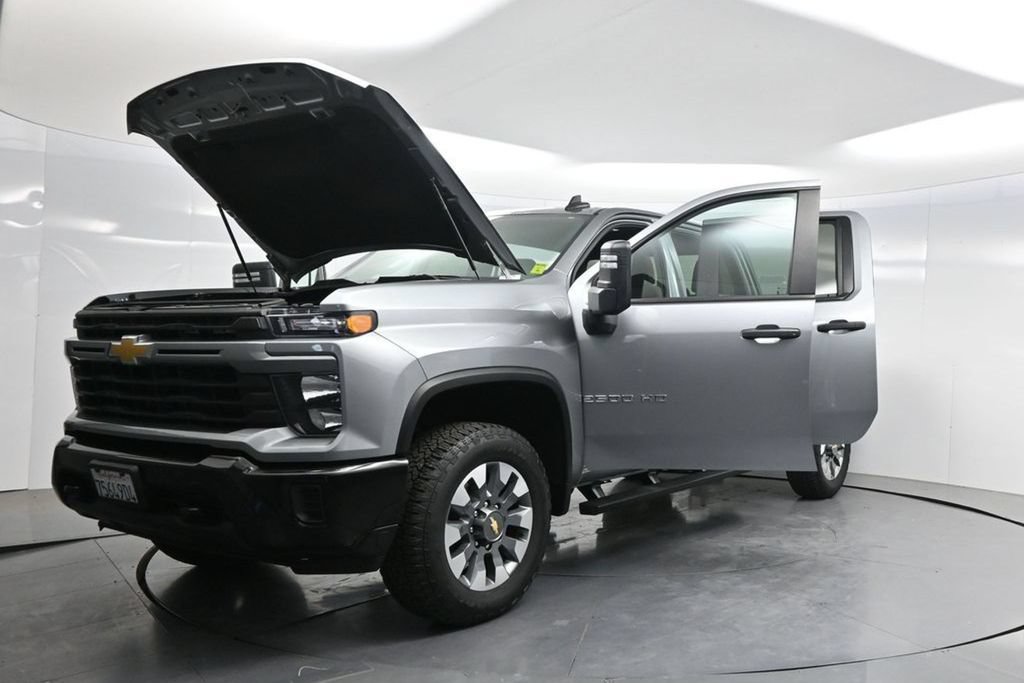 Used 2025 Chevrolet Silverado 2500 Custom w/ Custom Convenience Package AWD/4WD image 50