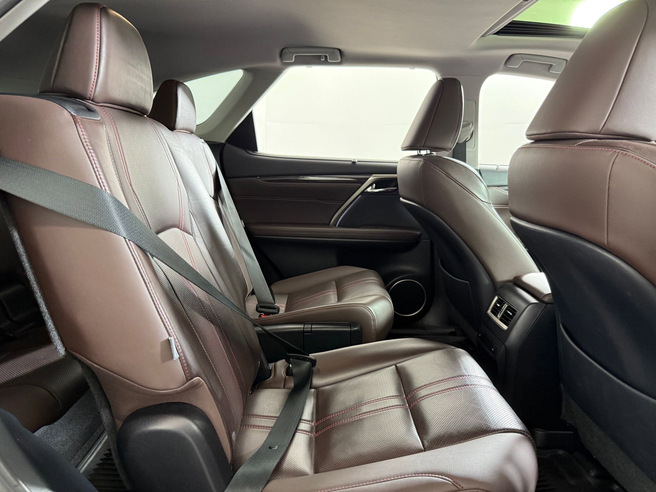 Used 2020 Lexus RX 350L Luxury w/ Accessory Package image 28