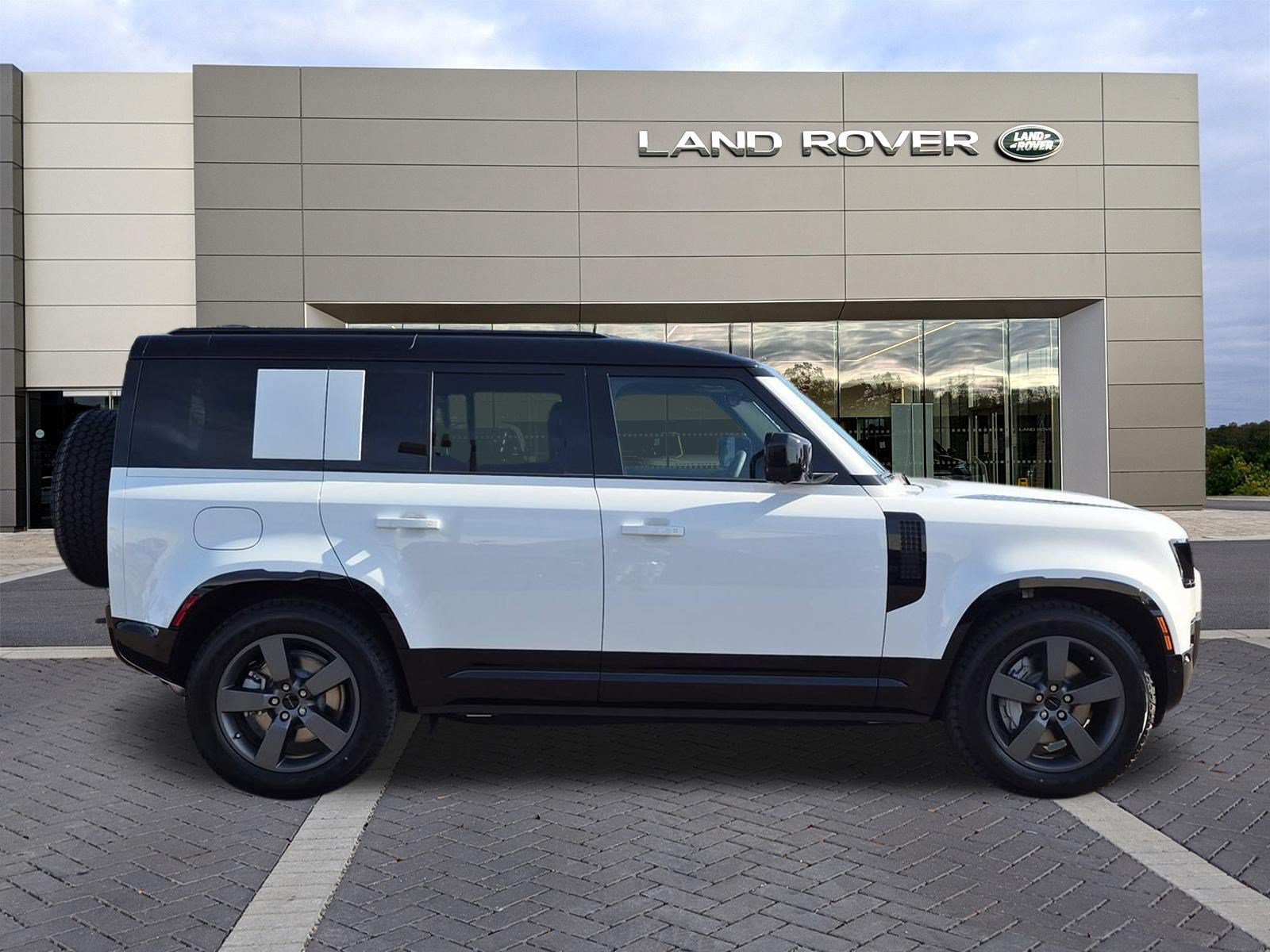New 2026 Land Rover Defender 110 X-Dynamic SE AWD/4WD image 4