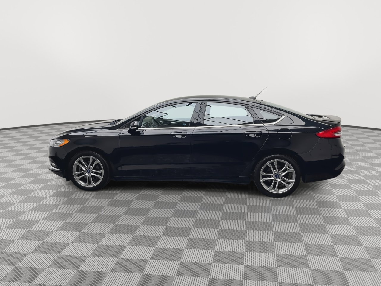 Used 2017 Ford Fusion SE w/ Equipment Group 201A FWD image 34