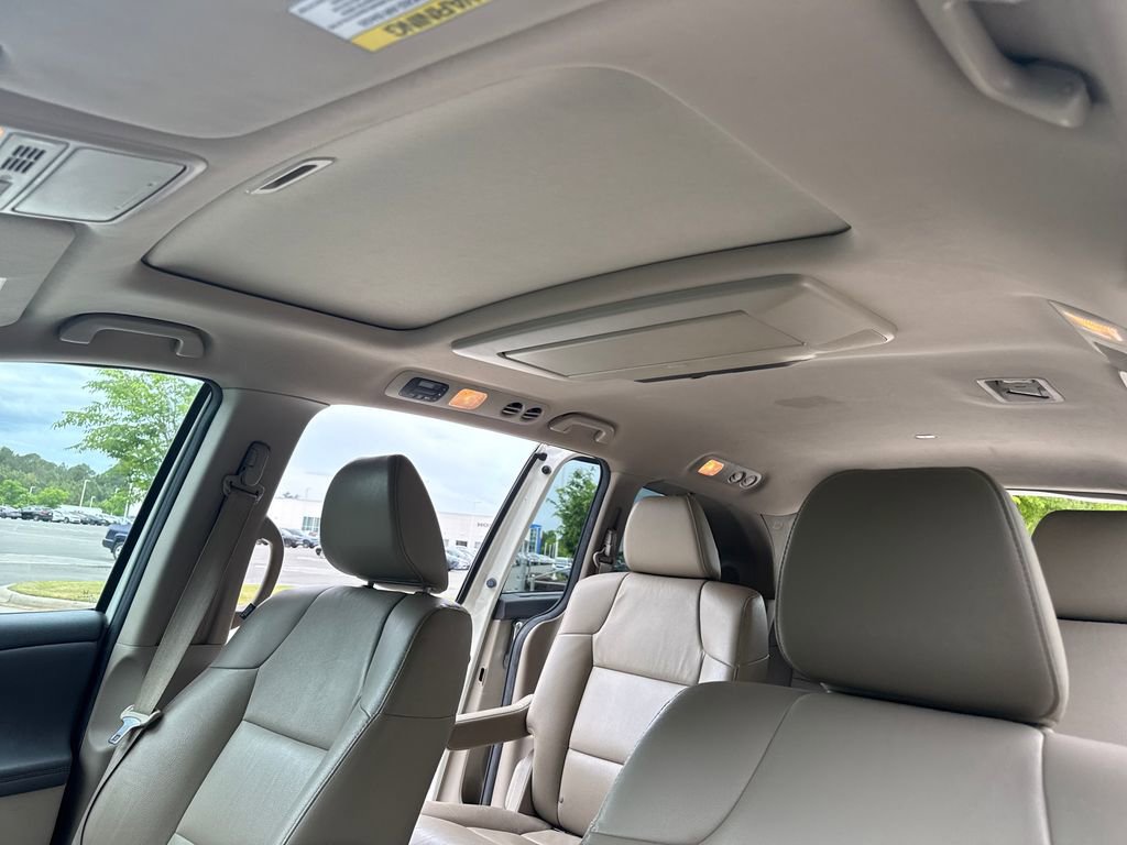Used 2015 Honda Odyssey Touring Elite image 29
