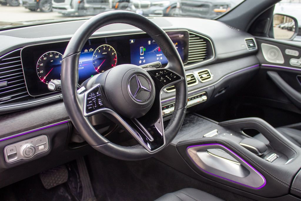 Used 2025 Mercedes-Benz GLS 450 4MATIC image 9