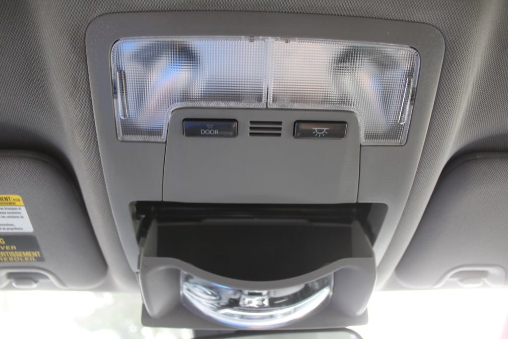 Used 2019 Toyota Highlander LE FWD image 47