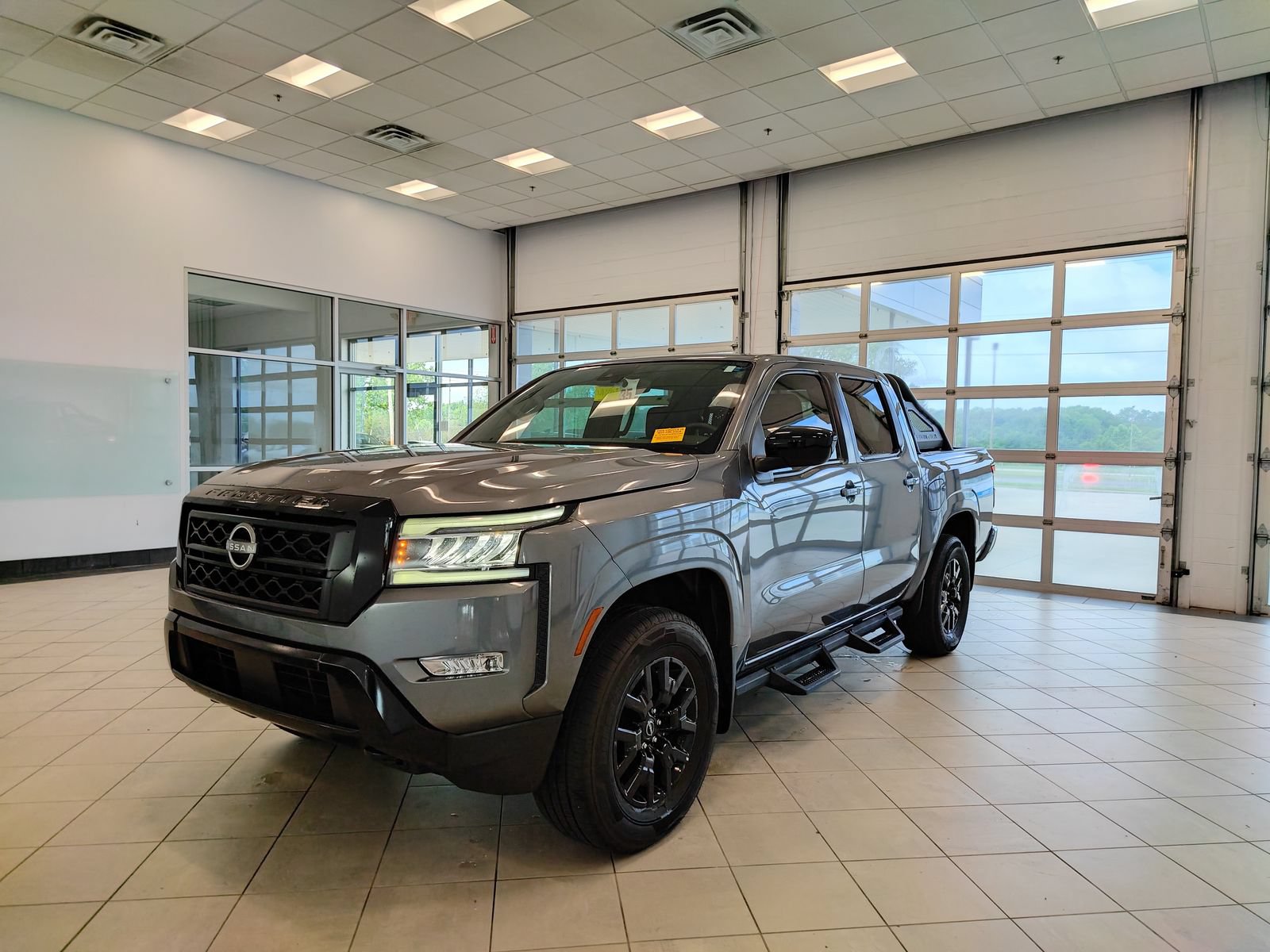 Used 2023 Nissan Frontier SV w/ Midnight Edition Package AWD/4WD image 7