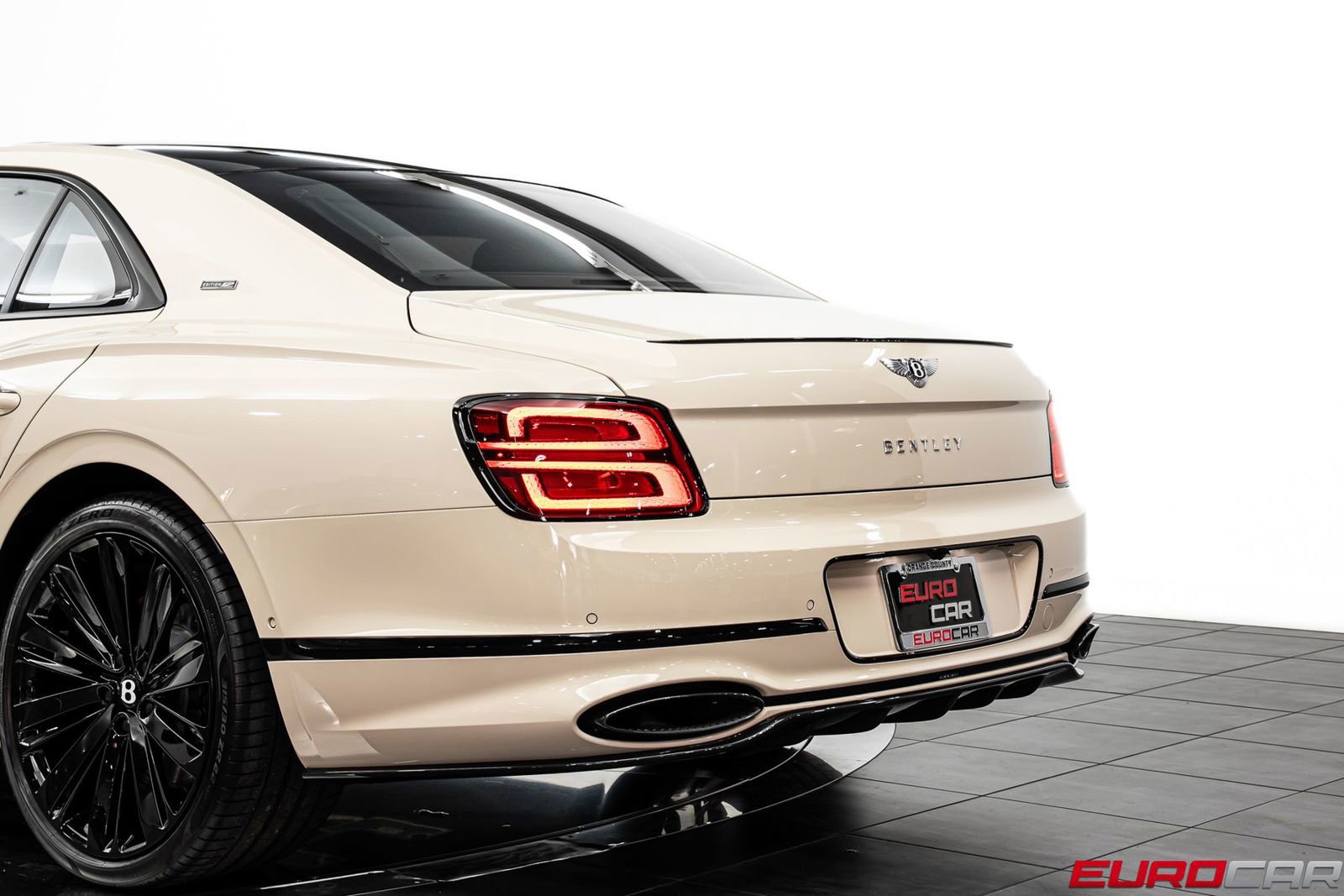 Used 2024 Bentley Flying Spur W12 AWD/4WD image 18