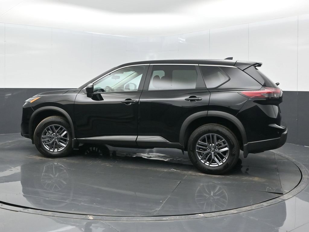 Used 2025 Nissan Rogue S image 5