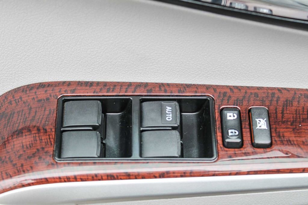 Used 2012 Toyota Camry XLE w/ Leather Pkg image 20