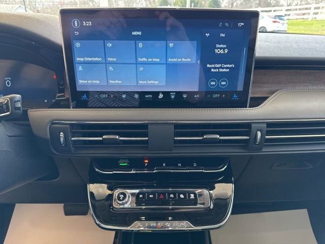 Used 2025 Lincoln Corsair Reserve w/ Equipment Group 202A image 25