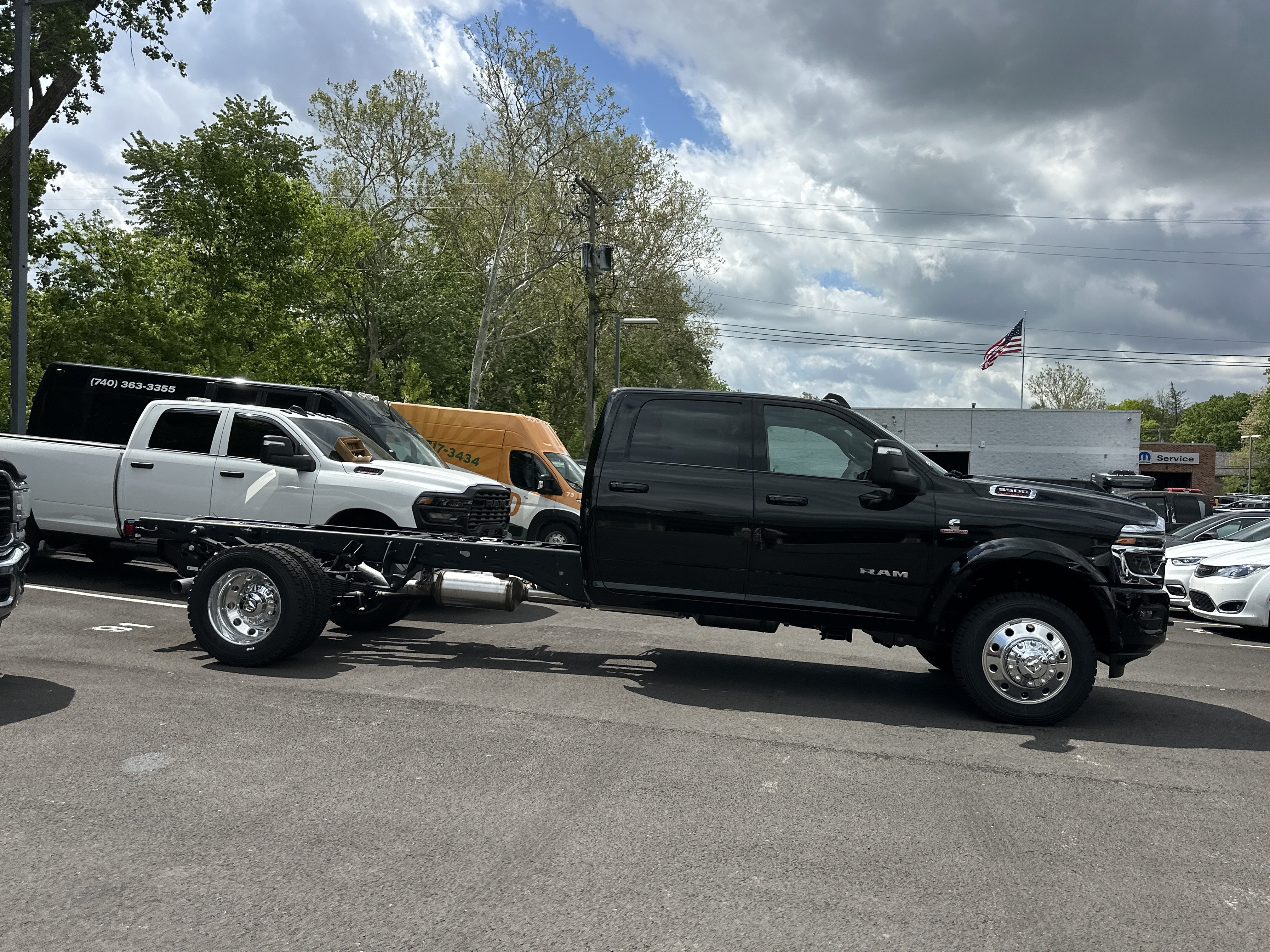 New 2026 RAM 5500 4x4 Crew Cab w/ Laramie Trim Package image 16