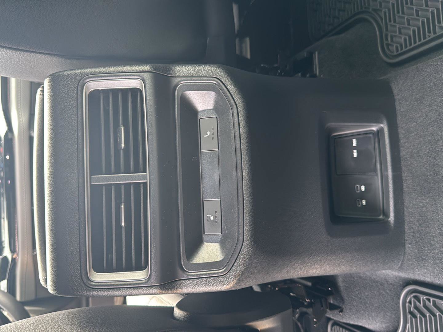 New 2026 Volkswagen Atlas Cross Sport SEL R-Line image 21