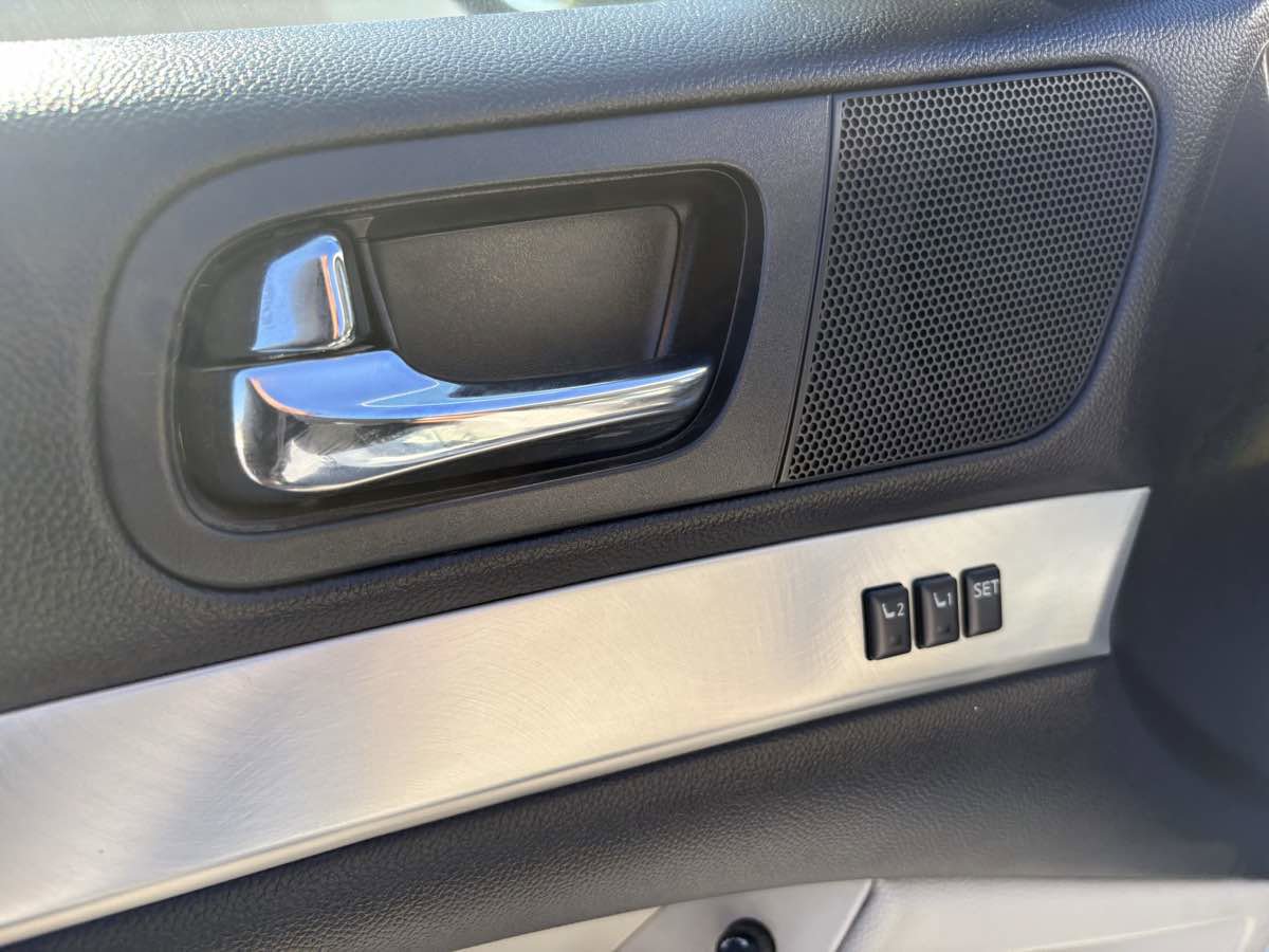 Used 2014 INFINITI Q60 Journey w/ Premium Package image 19