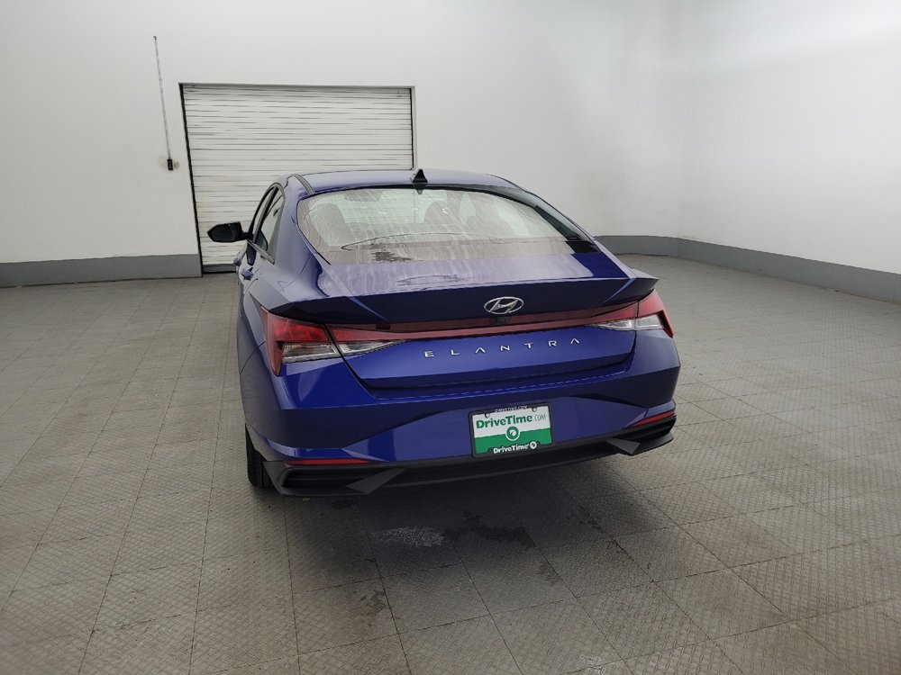 Used 2023 Hyundai Elantra SEL w/ Cargo Package image 6