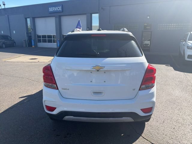 Used 2017 Chevrolet Trax LT w/ LT Convenience Package FWD image 6