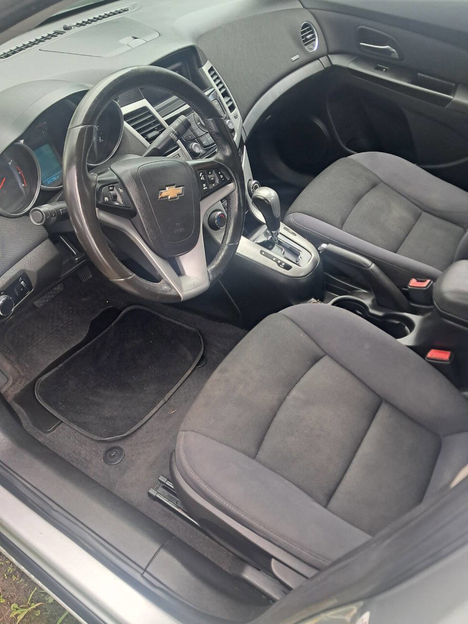Used 2013 Chevrolet Cruze LT FWD image 3