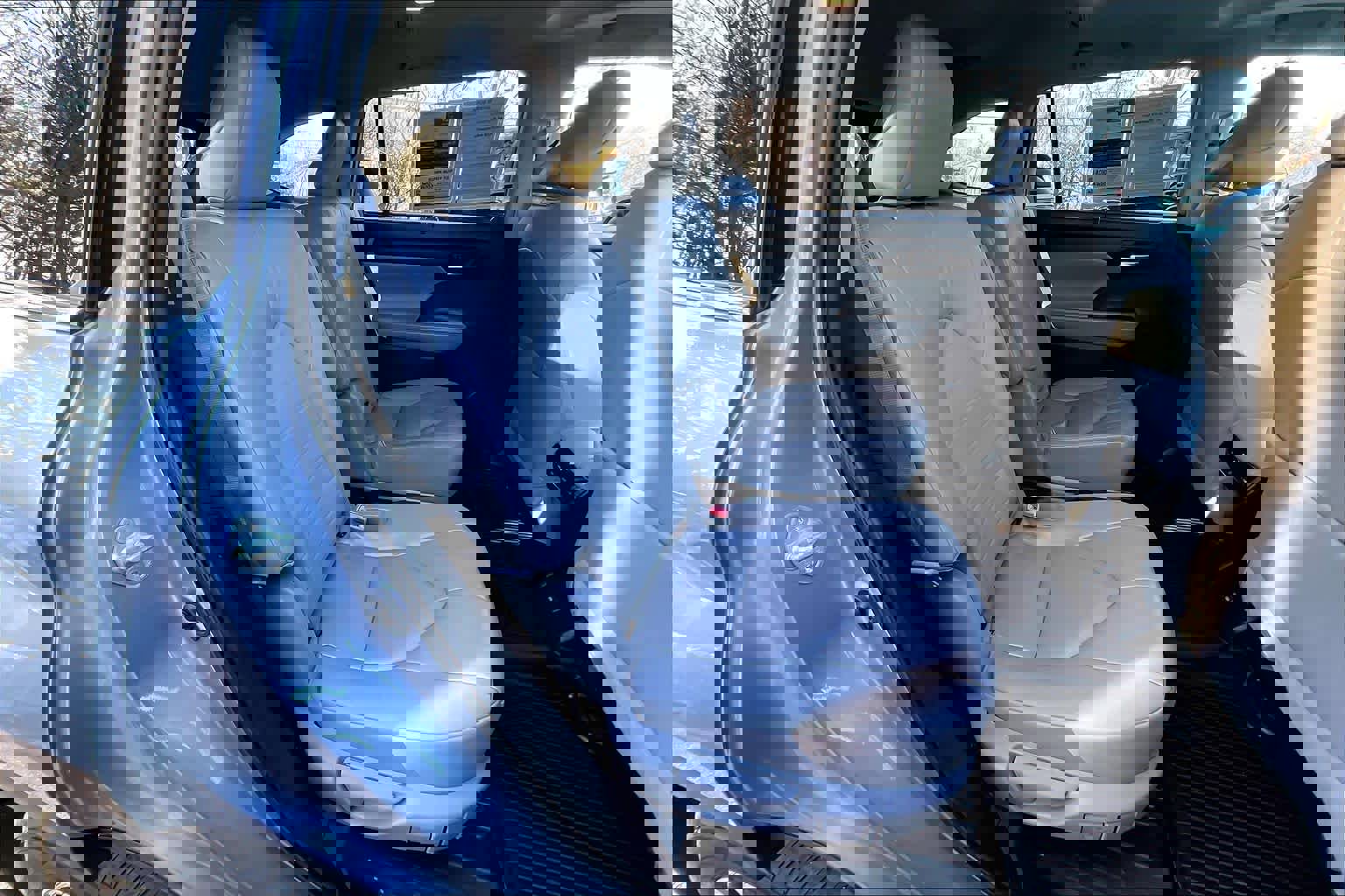 Used 2023 Toyota Highlander XLE image 19