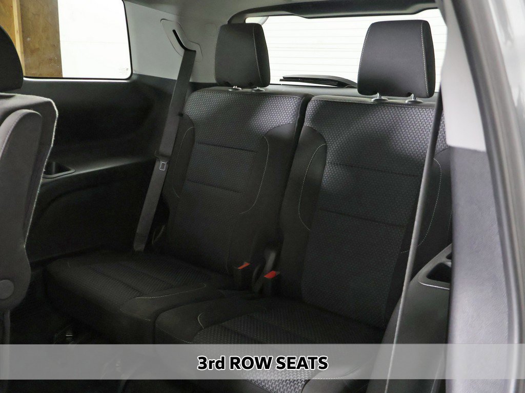 Used 2023 GMC Acadia SLE w/ Driver Convenience Package image 8