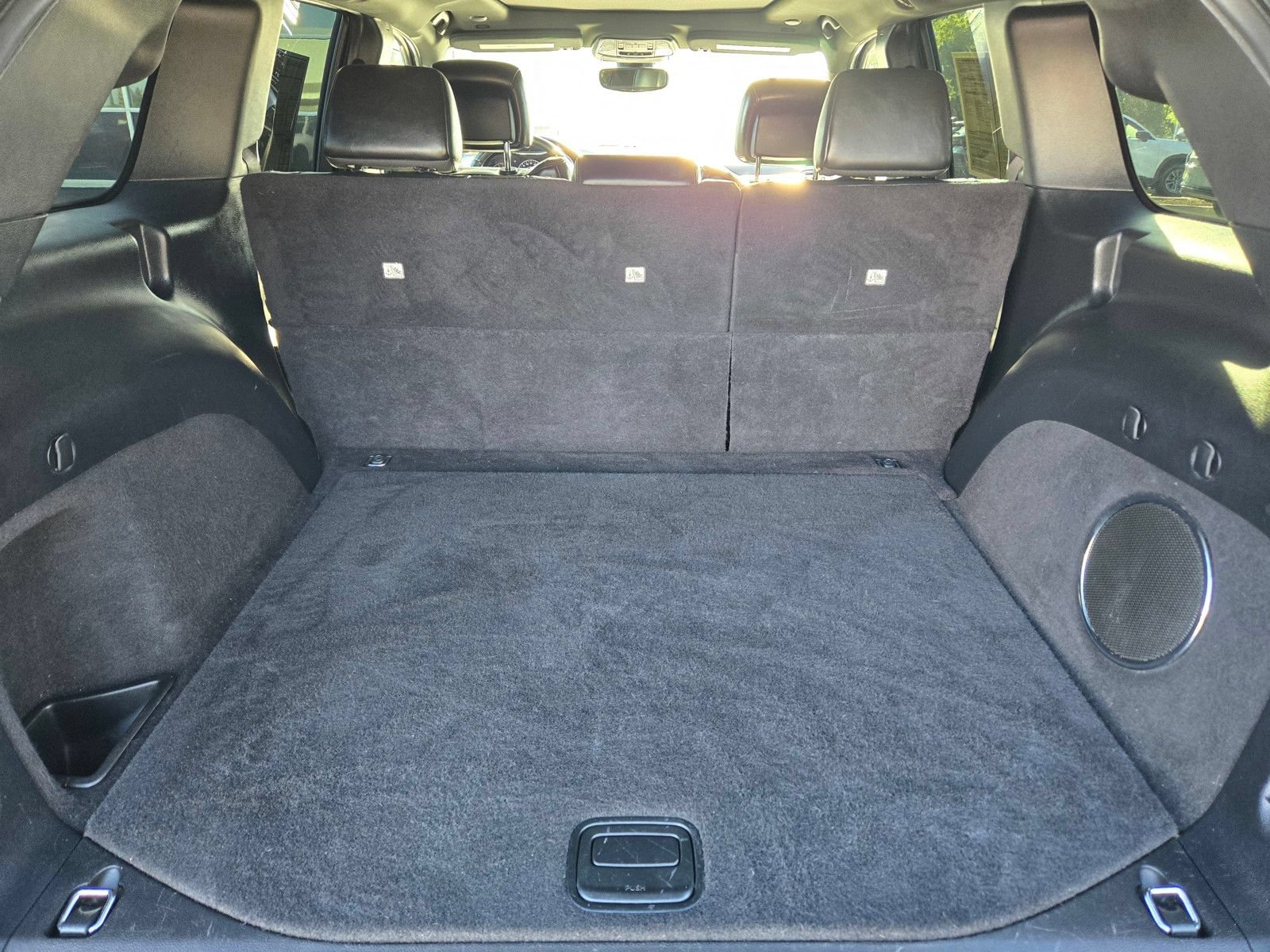 Used 2019 Jeep Grand Cherokee Limited w/ Luxury Group II AWD/4WD image 12